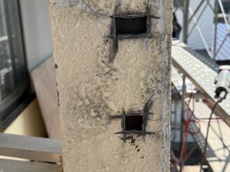 バルコニー撤去の様子