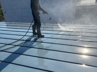 高圧洗浄の様子