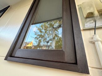 窓枠塗装後の様子