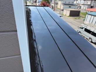 屋根塗装の様子