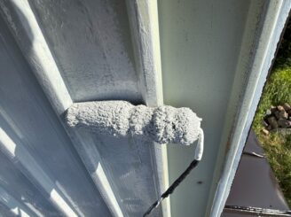 車庫塗装の様子