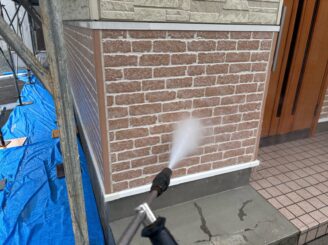 高圧洗浄の様子