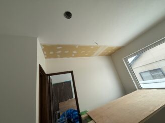 天井工事の様子
