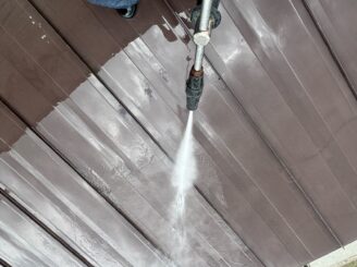 高圧洗浄の様子