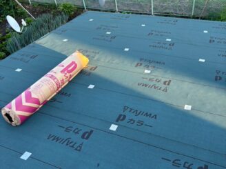 葺き替え工事の様子