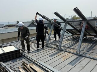 太陽光パネル撤去の様子