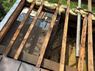 下地解体の様子