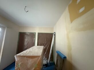 クロス工事の様子