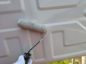 灯油タンク塗装の様子