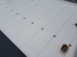 シート防水工事中の様子