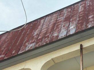 工事前の破風の様子