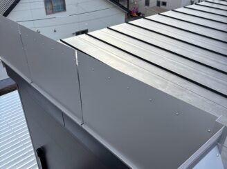 雪庇ガード取付後の様子