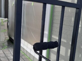 バルコニー手摺塗装の様子