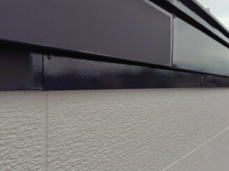 破風塗装の様子