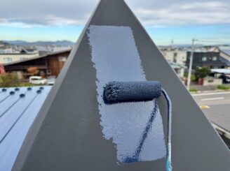 煙突塗装の様子