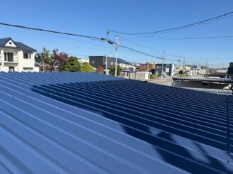 車庫の屋根の様子