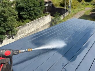 高圧洗浄の様子