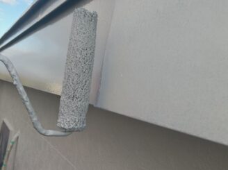 破風塗装の様子