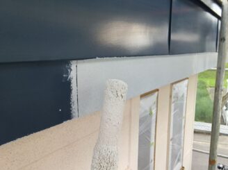 破風塗装の様子