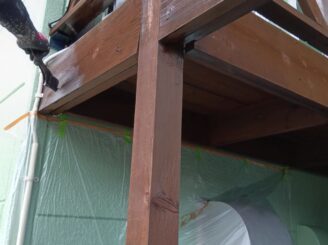 木部塗装の様子