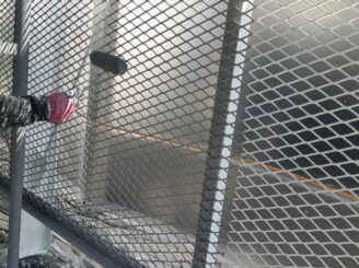 フェンス塗装の様子