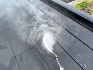 高圧洗浄の様子