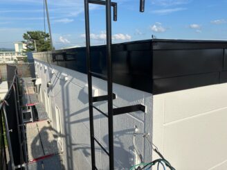 塗装後のタラップの様子