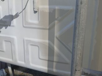 灯油タンク塗装の様子