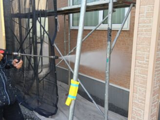 高圧洗浄の様子