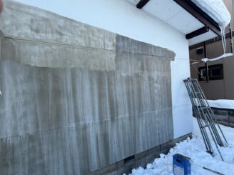 外壁下塗の様子