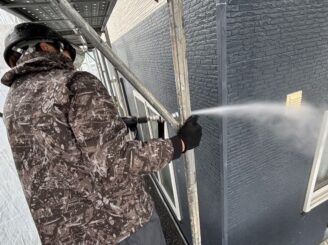 高圧洗浄の様子