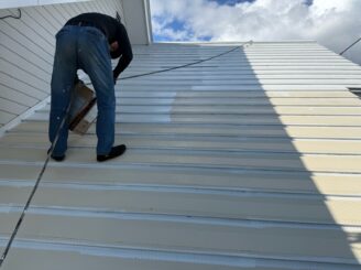 屋根塗装の様子