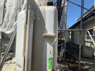 灯油タンク塗装の様子