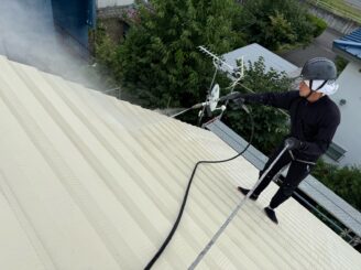 高圧洗浄の様子