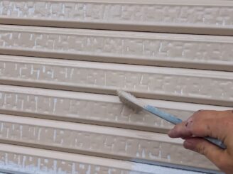 シャッター塗装の様子