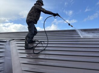 高圧洗浄の様子