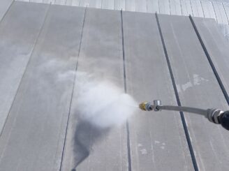 高圧洗浄の様子