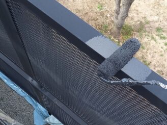 フェンス塗装の様子